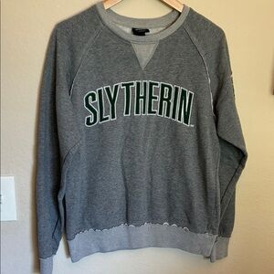 Universal Studios Wizarding World Harry Potter Slytherin Sweatshirt Size M